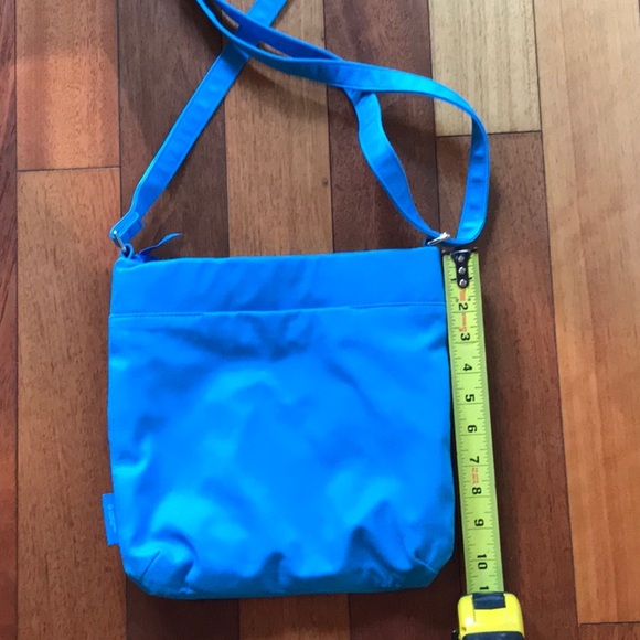 Vera Bradley crossbody - Picture 2 of 8